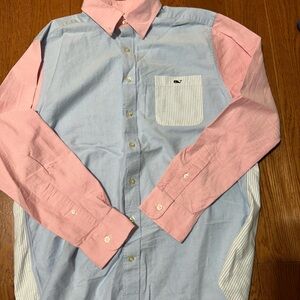 Men’s large Vineyard vines button down shirt